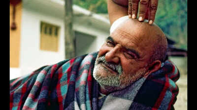 Quote of the day by Neem Karoli Baba: “Even if a person hurts you, give him love. The worst punishment is to throw someone out of your heart.”What Maharajji advises on acting with compassion even in times of pain