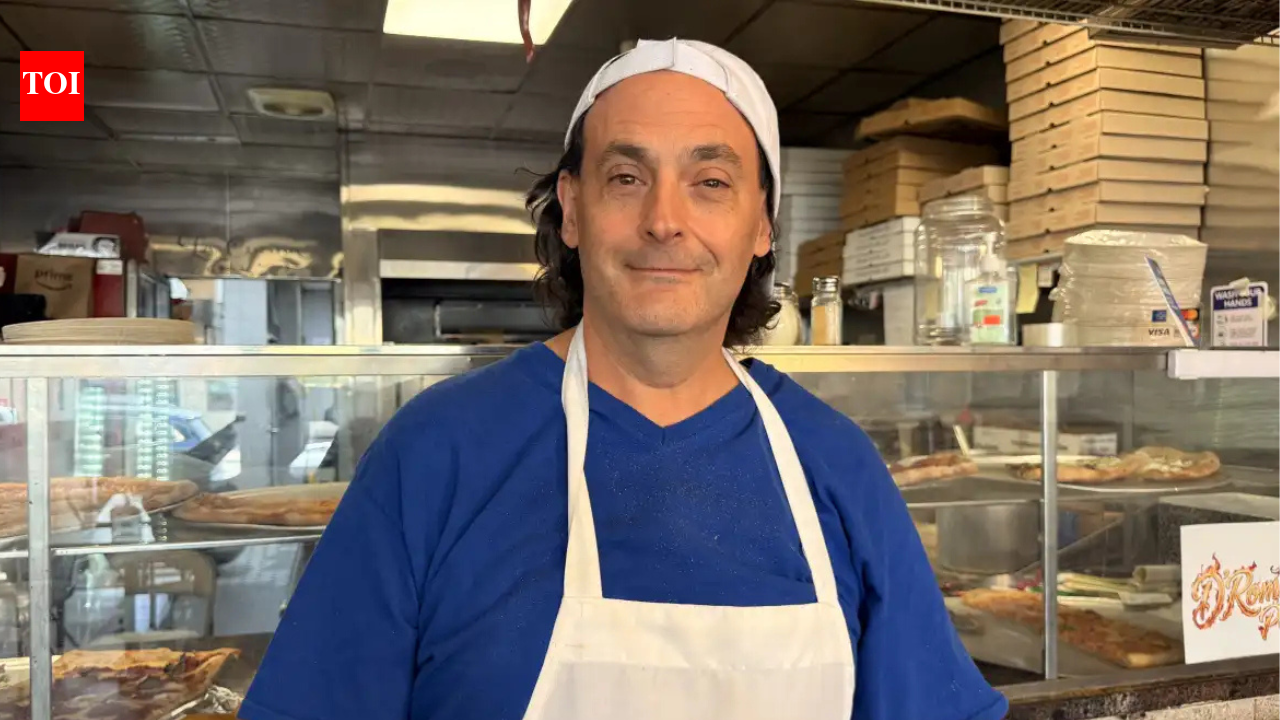 New York pizzeria owner saw woman eating from bin, then offered free pizza to hungry people