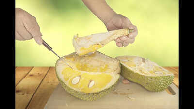 How to cut Jackfruit without sticky hands: 5 simple tips for beginners