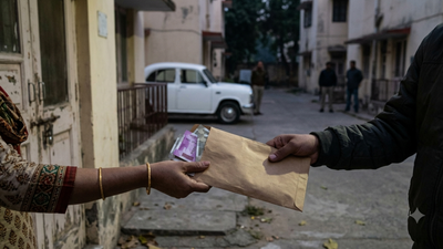 I&B ministry's internal financial advisor held for accepting rs 10 lakh bribe through wife