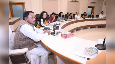 CM reviews SCB upgrade, okays funds for Jatni cancer hosp