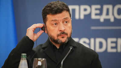 Trouble brewing for Zelenskyy? Ex-defence minister calls for wartime polls