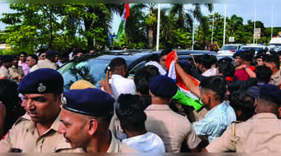 Congress demands FIR against BJP yuva morcha workers