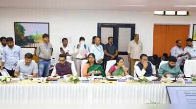 Mohol calls for better facilities at Pune railway station, encroachment removal from railway plots