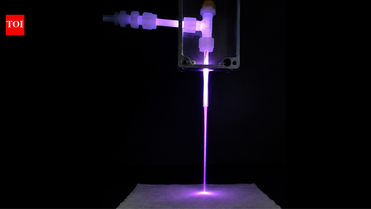 Scientists create a ‘laundry gun’ that kills microbes on astronauts’ clothes without water