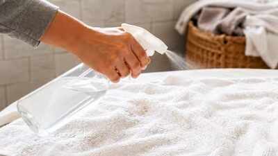 Spraying white vinegar on towels once a month: Why people recommend this laundry hack