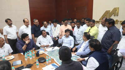 MP Shrikant Shinde pushes for early start to  Ranjnoli-Kalyan-Shilphata project