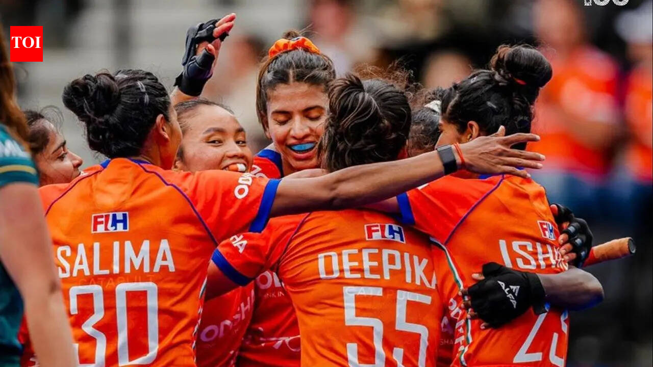 Hockey World Cup: Unbeaten India eye second round as desperate England stand in way