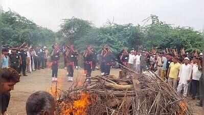Army jawan dies of heart attack during promotion course, 8-year-old son lights pyre