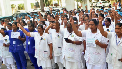 Coimbatore Medical College Hospital nurses hold protest