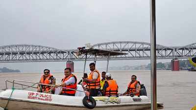 Police commissioner, DM inspect flood-hit areas along Ganga & Varuna