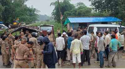 Forest, revenue team attacked during anti-encroachment drive in Chandauli; 18 detained