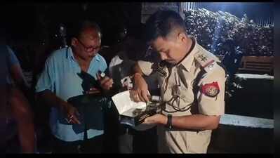 Rs 91L foreign cigarettes seized at Srirampur, 3 held