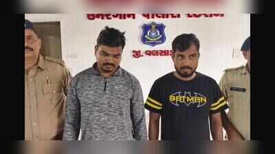 Thieves dial cops for rescue on getting locked in jewellery shop