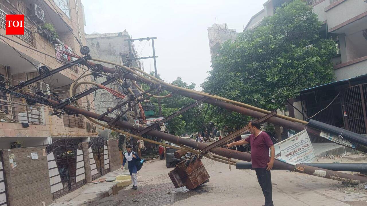 Rusted pole carrying 11,000V wires & transformer collapses, narrowly misses two houses in Ghaziabad