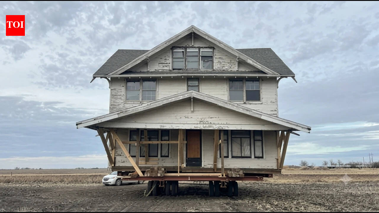 Iowa family moves a $12,000 farmhouse four miles on wheels for dream home