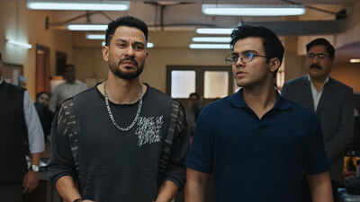 Kunal Kemmu's 'Vibe' teaser: Netizens react, 'Kunal, you are saving Bollywood comedy'