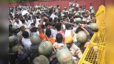 Students march towards Assembly, demand restoration of union polls
