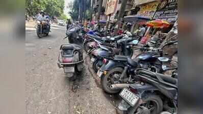 Vimannagar residents fume as unauthorised outlets choke crucial road