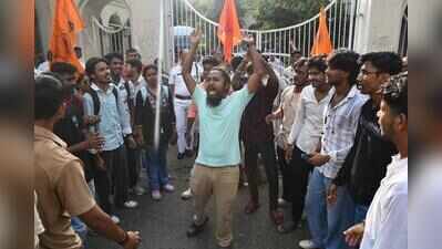 After JU, ABVP takes protests to Presidency, Calcutta University