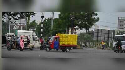 Action against traffic violations drops by 865 cases a day, signal jumping plunges four-folds