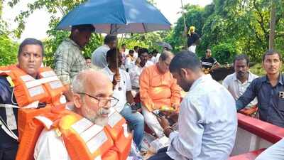 Senior health officials deployed to flood-hit districts to monitor disease risks