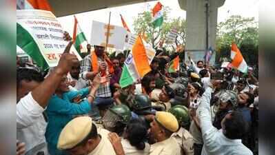 PhD holders clash with police during Lok Bhavan March in Patna, several detained