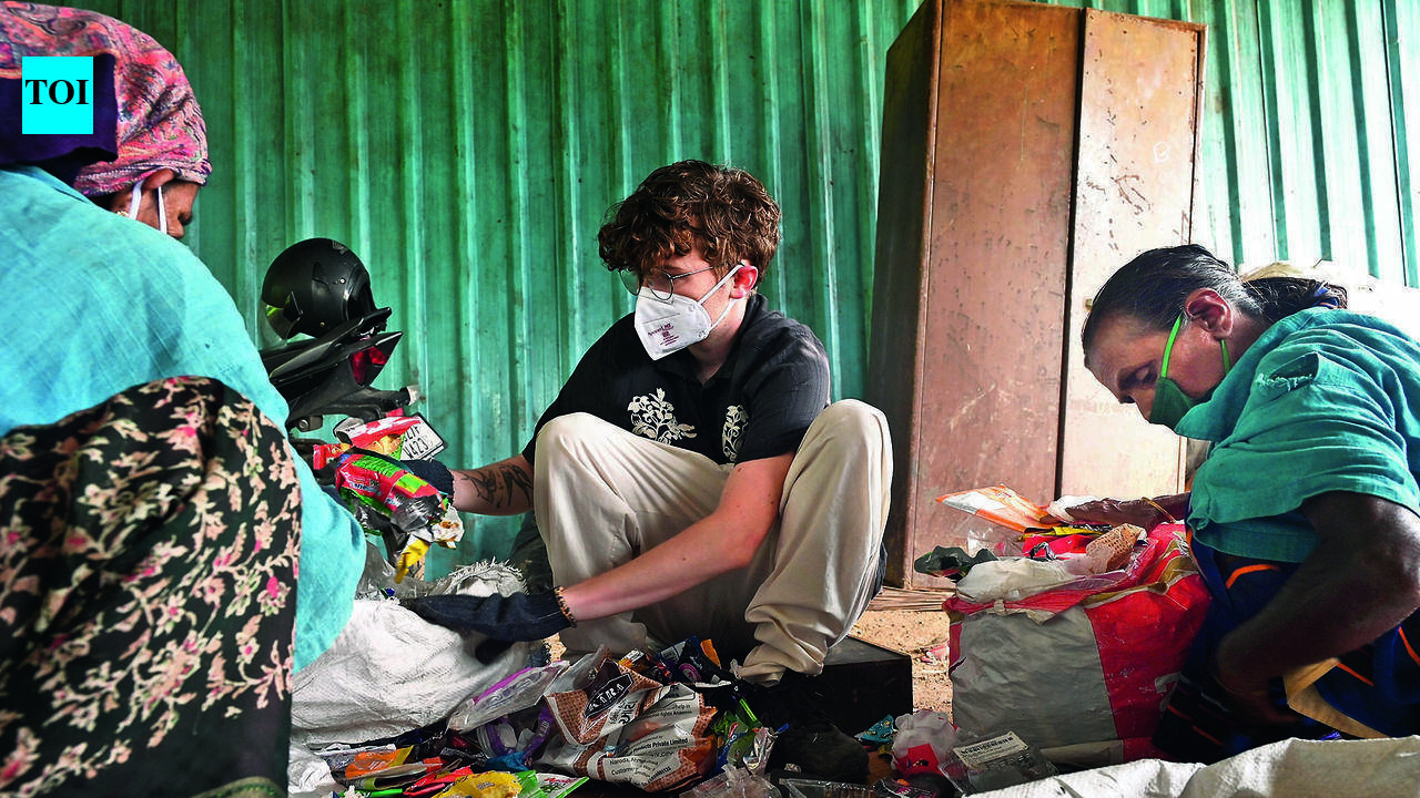 Sunday Special: British Student Discovers Mahatma's Cleanliness Raj