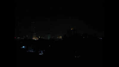 Pakistan power crisis: Karachi residents riot amid outages lasting hours, block major roads