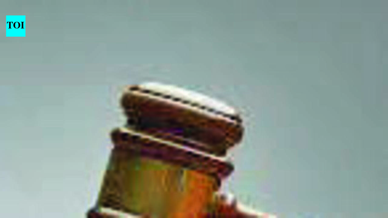 Can't deduct gratuity post-retirement over past pay errors: HC