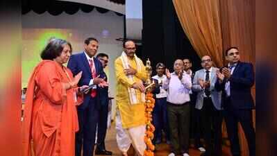 UP to build trauma and emergency network to save lives in golden hour: Pathak