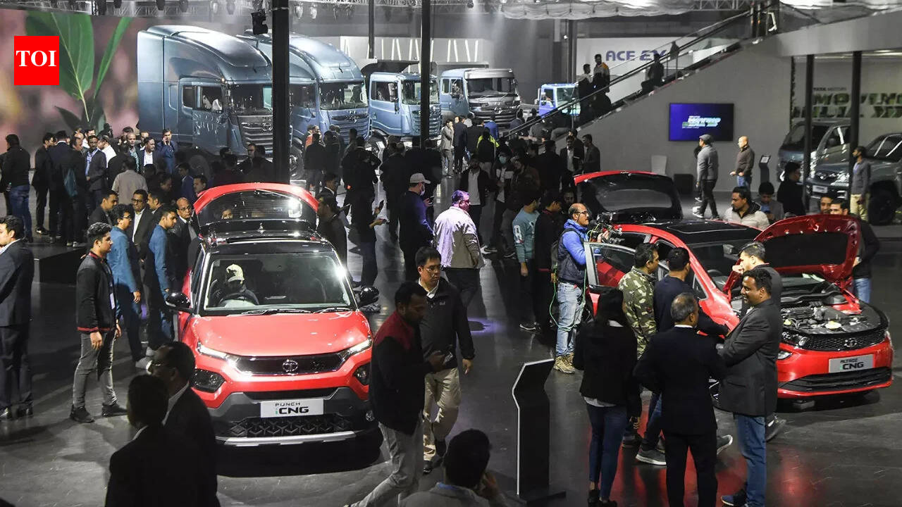 Cost pressure: Carmakers see strong sales but lower profits
