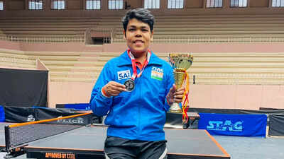 Leg-length gap forces para table tennis champion to halve training