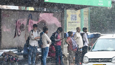 Delhi-NCR sees heavy rain, thunderstorms; traffic snarls, waterlogging reported