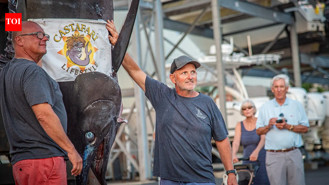 Massachusetts crew lands 1,260-pound blue marlin, misses world record