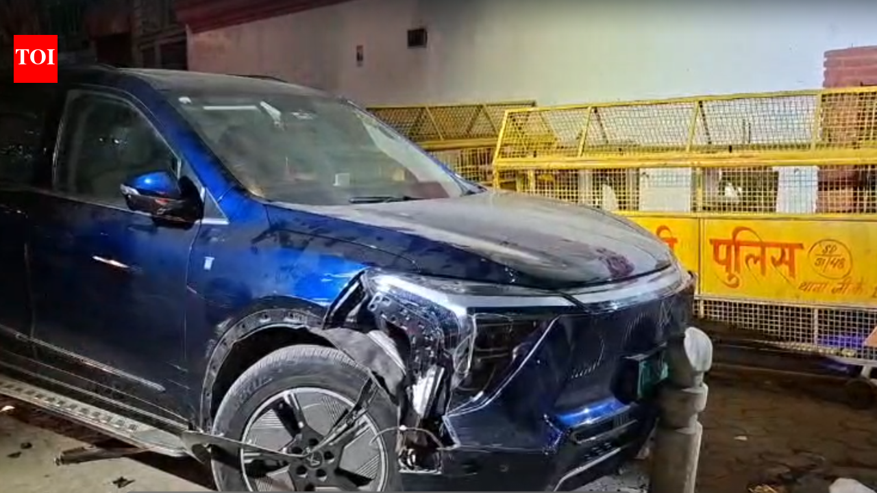 71-year-old woman killed, husband injured after speeding car hits multiple vehicles in South Delhi