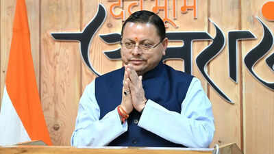 CM Dhami inaugurates self-help group stalls under Sashakt Behna Utsav Yojana in Dehradun