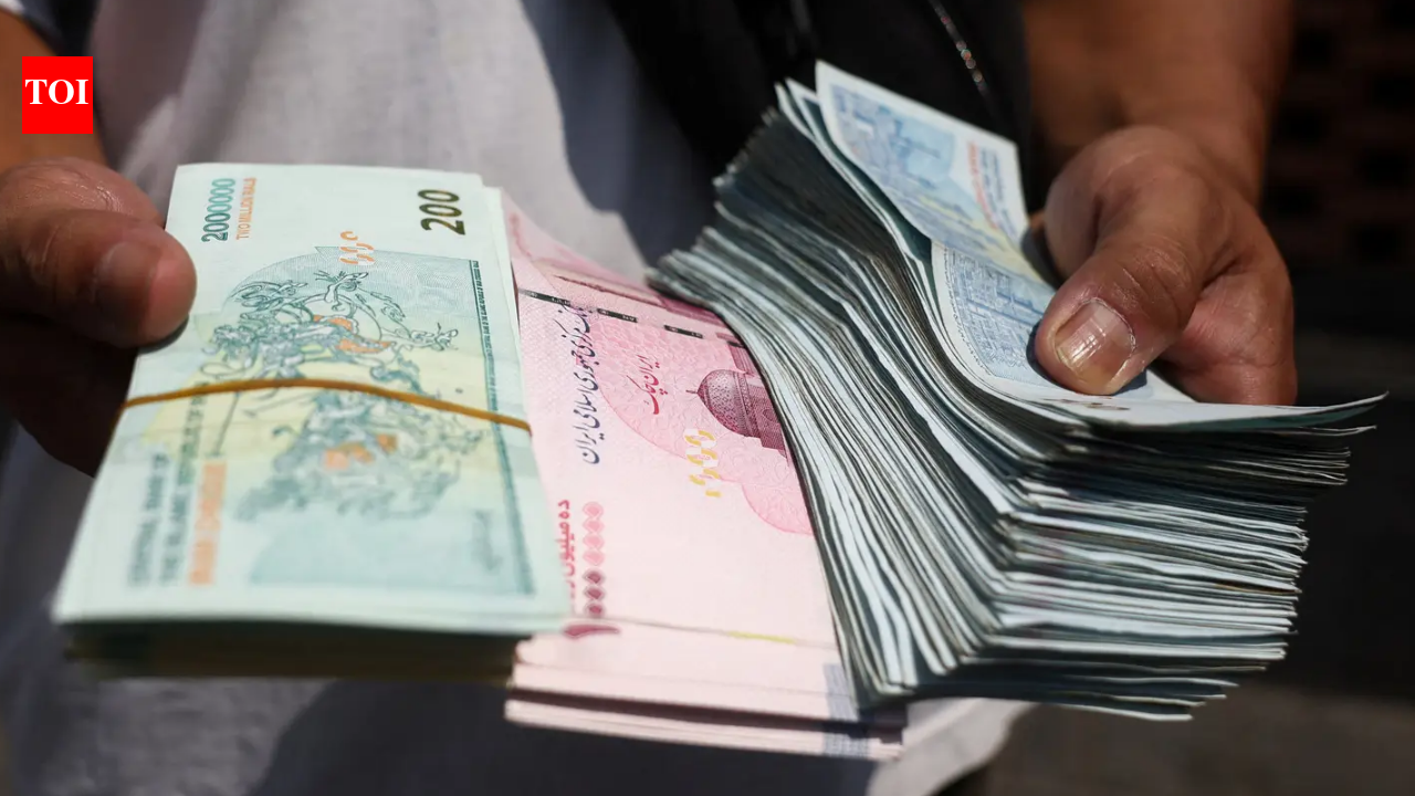 No relief for Rial: Iranian currency sinks to record low as US works on new sanctions