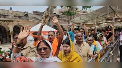 Kashi comes alive with devotion as 4L offer prayers at Kashi Vishwanath on last Shrawan Somvar