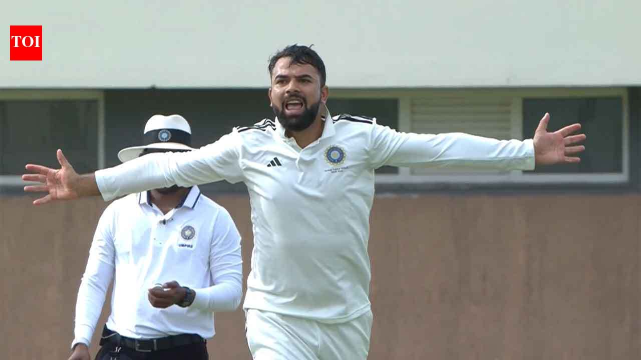 Abid Mushtaq's Five-For Puts North Zone in Command Against West in Duleep Trophy
