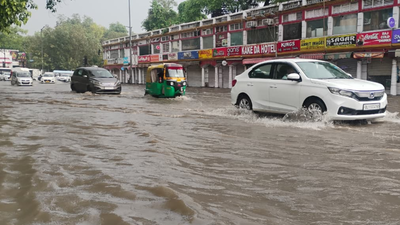 Heavy rain lashes Delhi-NCR; Gurgaon shifts offices, schools to WFH mode