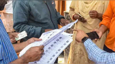Karnataka SIR: 4.02 crore voters set for final rolls, 43.81 lakh face notices