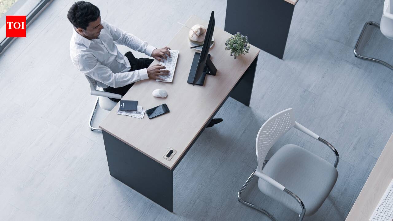 9-to-5 vs 2-to-10: Employee says late shift is better, sparks debate online