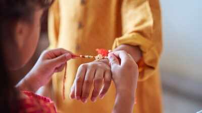 Happy Raksha Bandhan 2026: Best Messages, Quotes, Wishes and Images to share on Raksha Bandhan