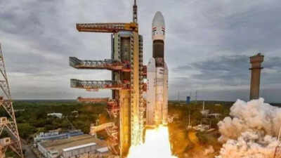 Why everyone wants a rocket that comes back