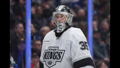 Is Darcy Kuemper’s NHL future becoming Los Angeles Kings’ most intriguing question before opening night