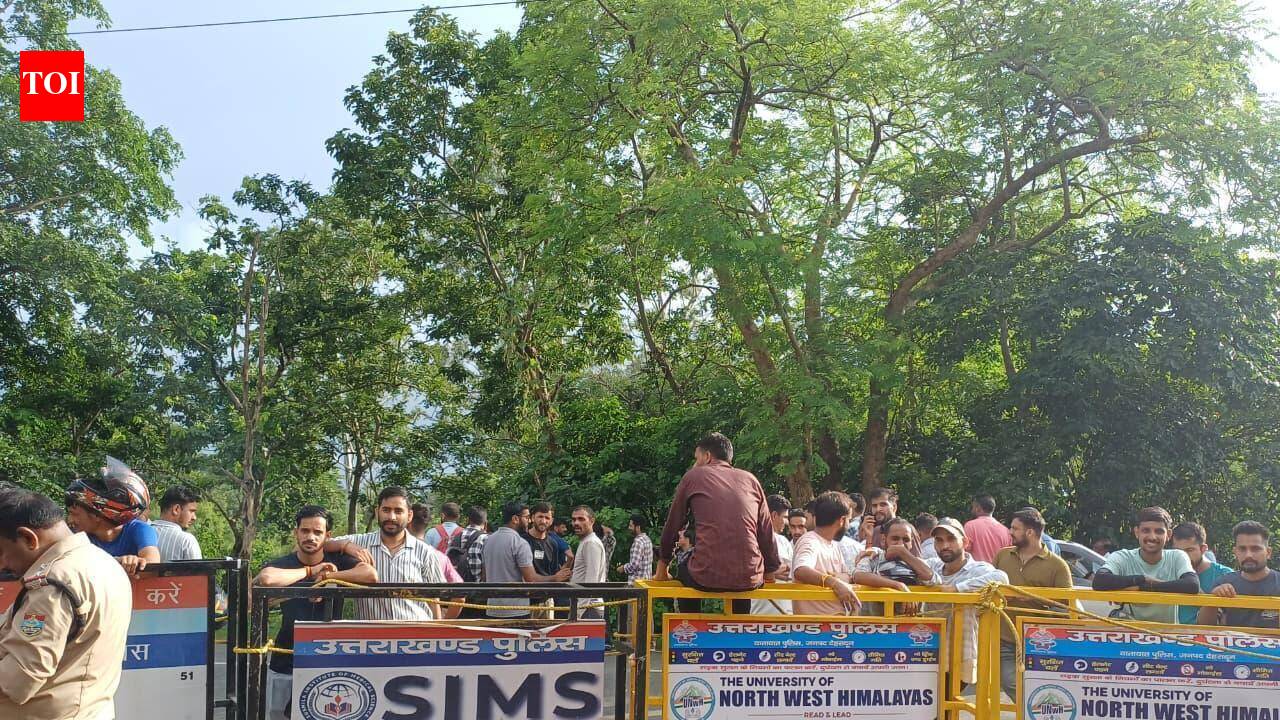 UKSSSC assures youth protesters of exam calendar, fresh ads by Aug 31