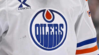 Edmonton Oilers urged to consider bringing in former Calgary Flames defenseman Oliver Kylington on a professional tryout