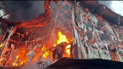 15 newborns killed in fire at Islamabad hospital's gynaecology ward in Pakistan