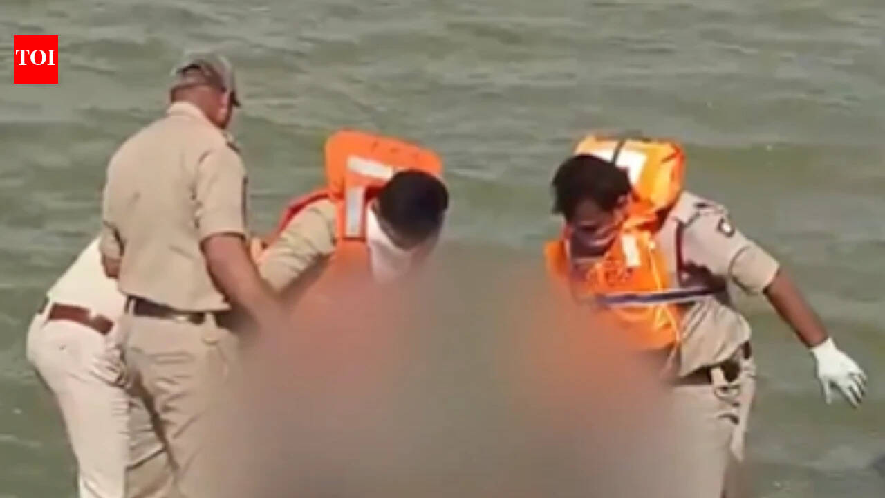 Woman, 5 kids found dead in Karnataka lake